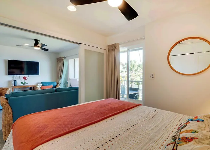 Waipouli Beachfront Condo With Balcony And Ocean Views